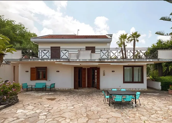 Viola E Giulio Villa *